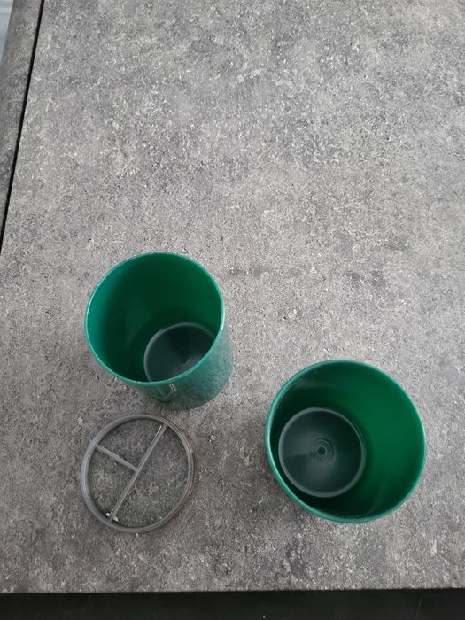 Travel mug pentru periuta