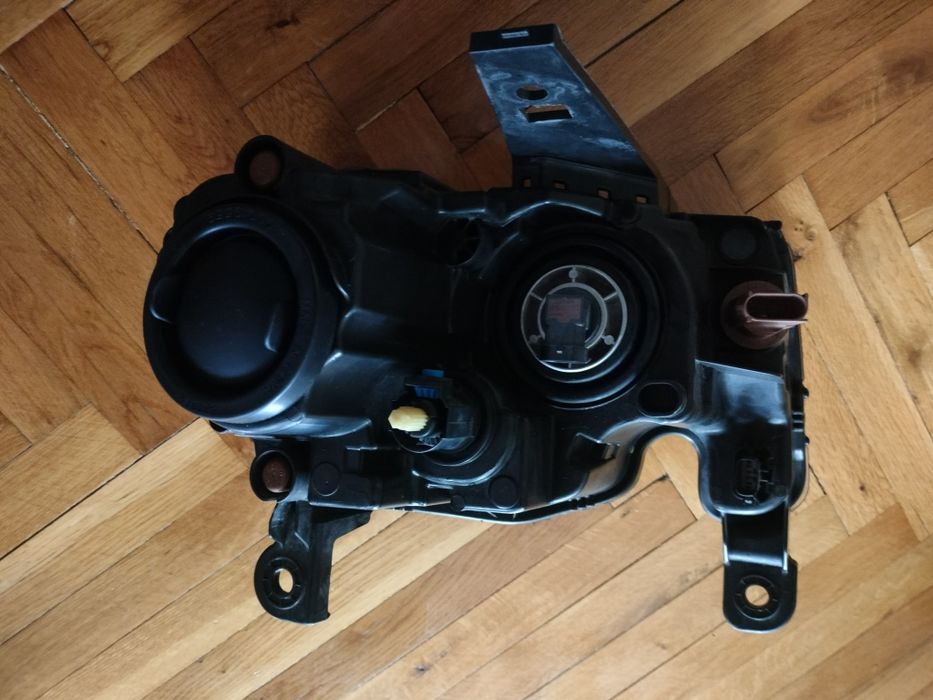 Оригинален ляв Фар за Jeep Grand Cherokee WK2