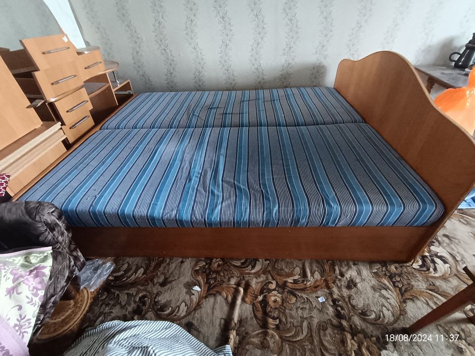 Спальный гарнитур бу