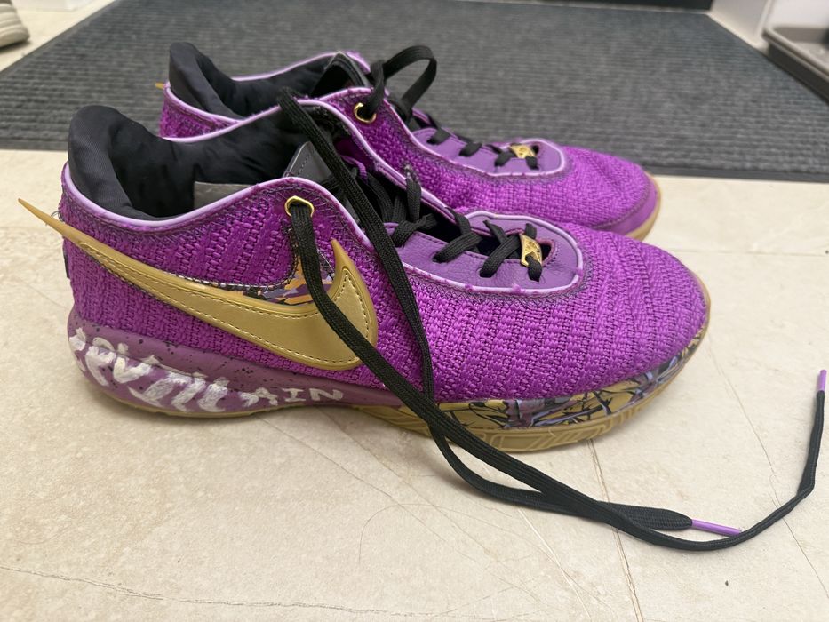 Lebron 20 Purple Vivid 44 EU, 10 US
