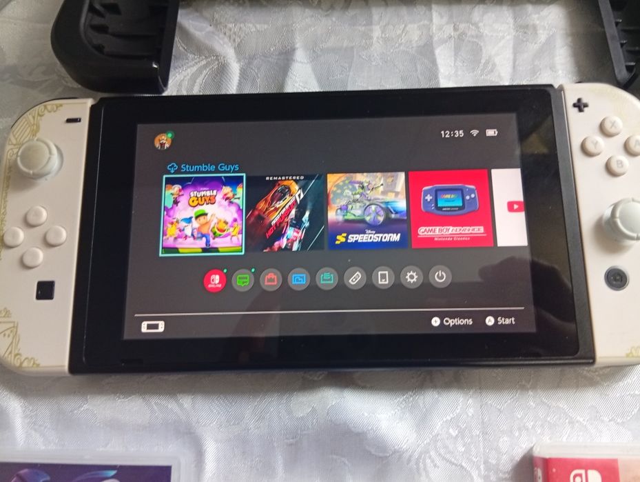 Vând  Nintendo Switch