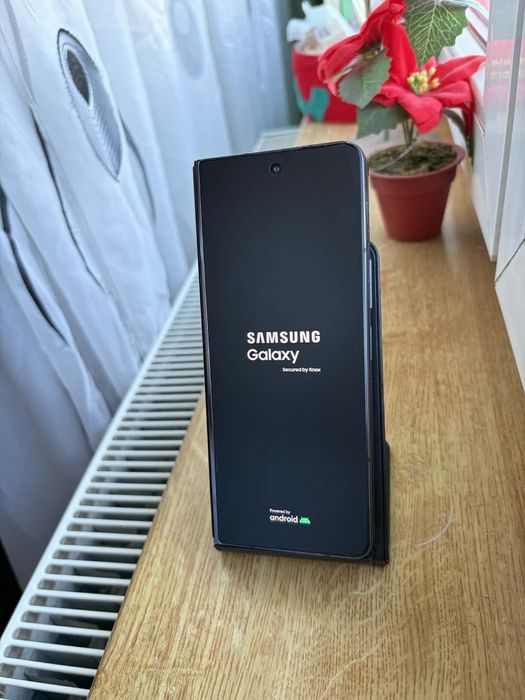 Samsung Galaxy Z Fold5/ 256 gb/12 gb ram