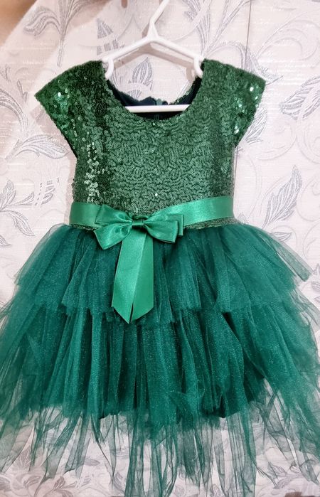 Нарядное платье девочке