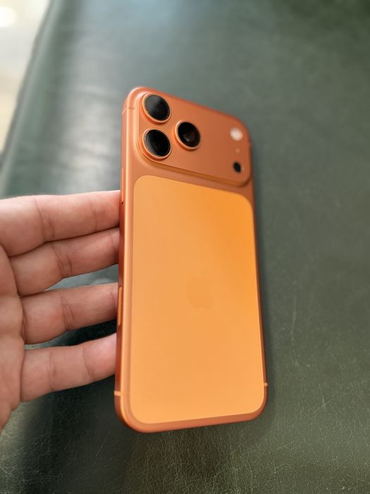 Urgent iphone 17 pro max -pentru piese