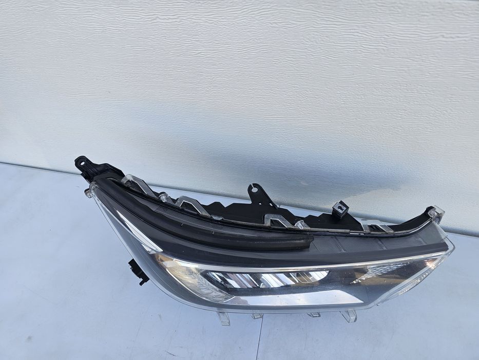 Far dreapta Toyota Rav4 Full Led