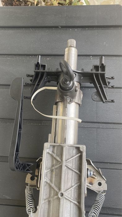 Кормилна колона със заключващ механизъм за BMW X3