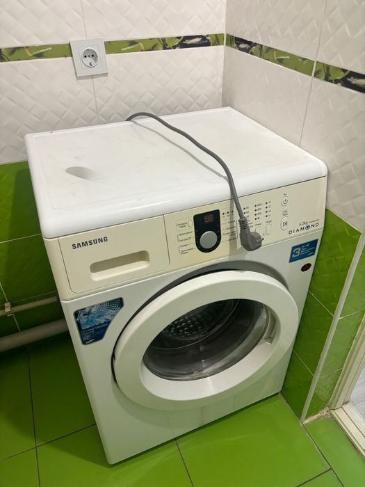 Продам стиральную машину Samsung.