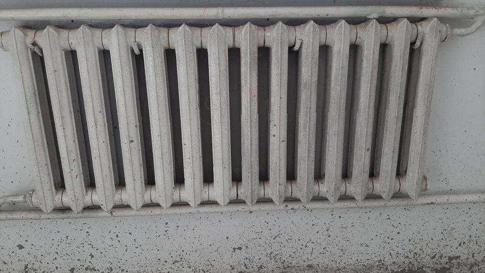 Продаю чугунные батарейки.