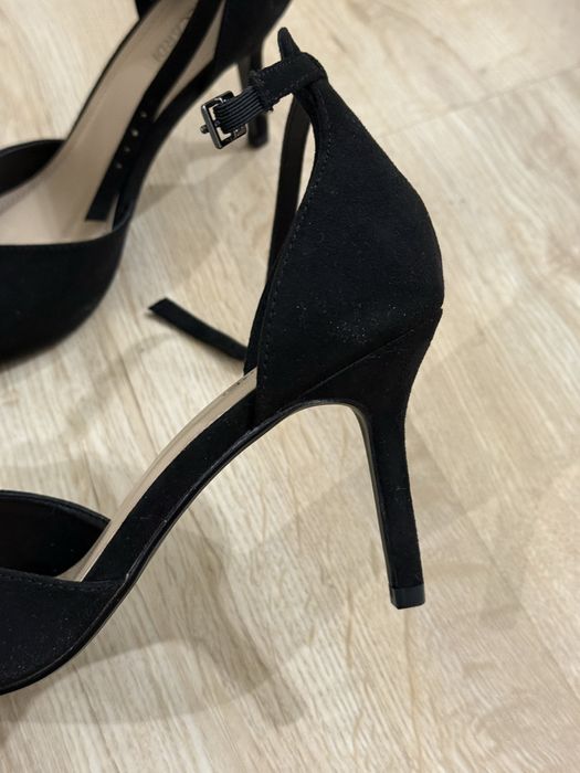 Продам Новые замшевые туфли