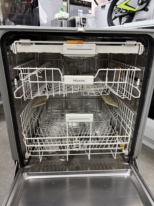 Съдомиялна MIELE 60/см  Автоматично отваряне