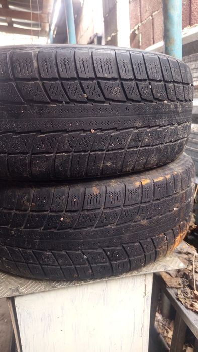 Зимние шины  r16