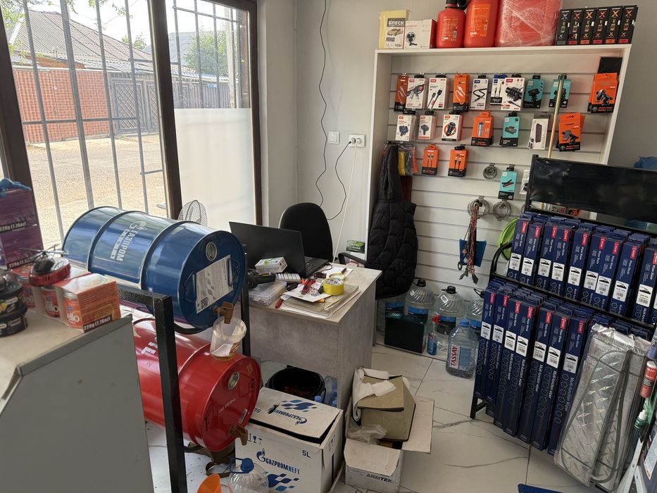 Продам магазин автомасел и аксессуаров