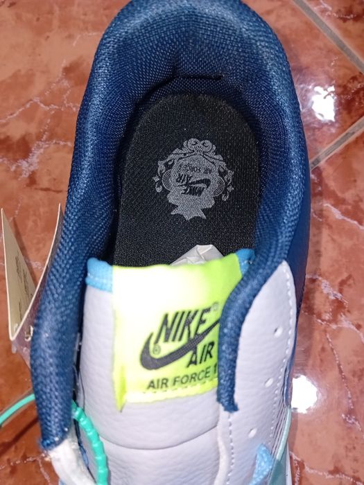 Vând adidasi nike barbati