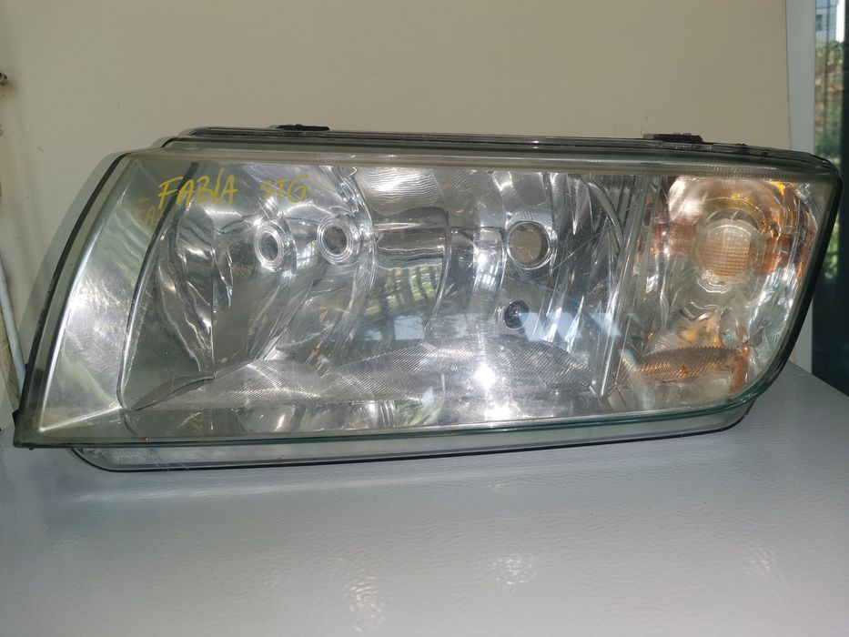Far  Original HELLA - Stinga Skoda Fabia I, 1999-2006, an fabric. 2006