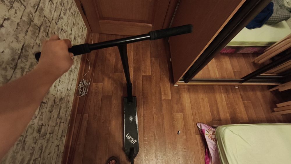 Трюковой самокат limit 69