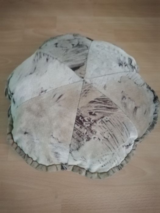 Подушечка детская продам.