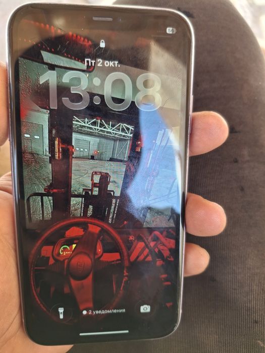 Продам айфон 11 в средним состаяние