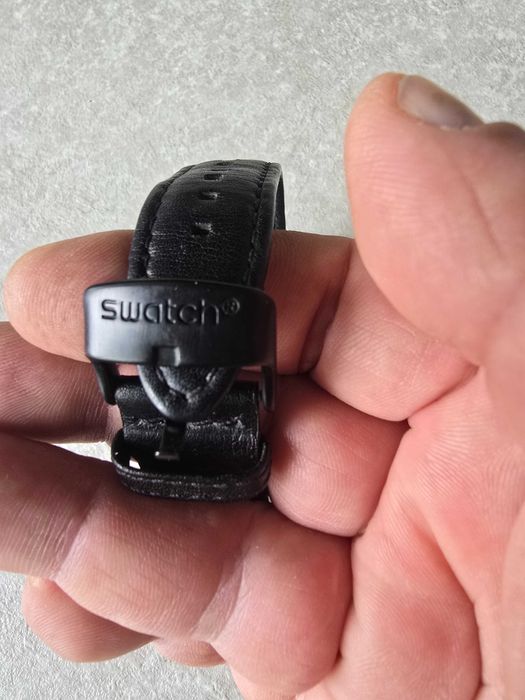 Часовник Swatch  YTB400