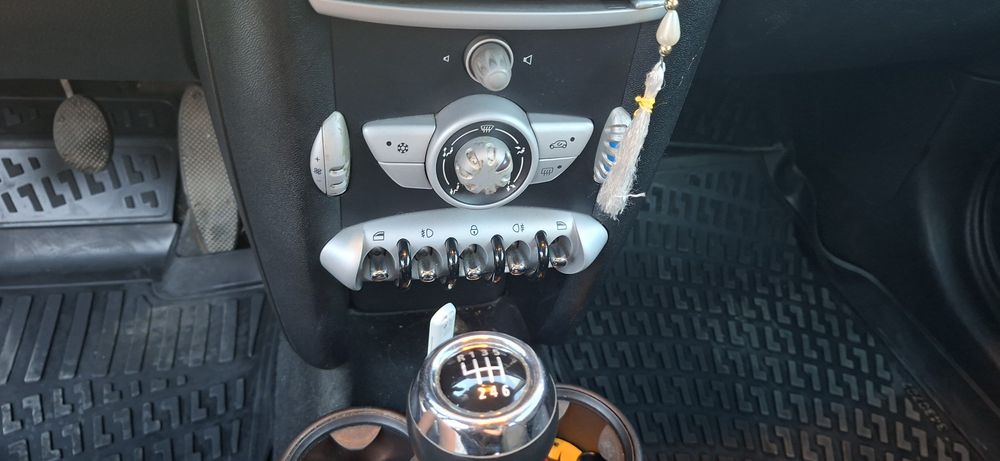 Продавам Mini  Cooper  R56