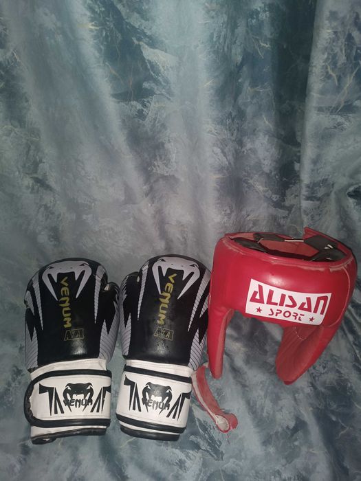 Boks perchatkasi shlem+