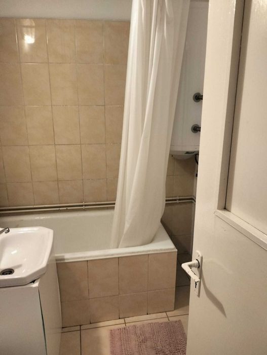 Inchiriez apartament cu 3 camere, GHEORGHENI, HARGHITA