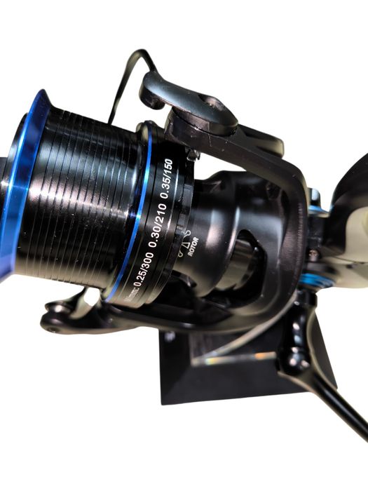 2 Lansete PRO FL Aventador Distance 3.90m 180g + 2 Mulinete TD8000