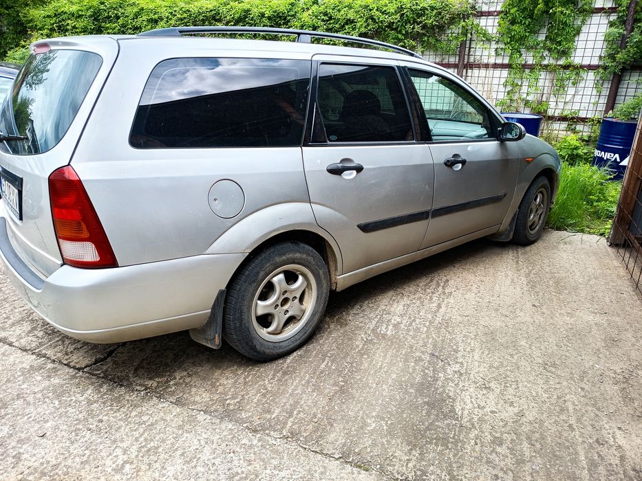 Vând Ford focus 1