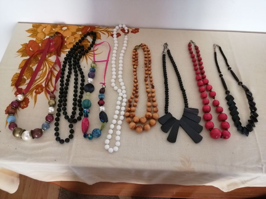 Vând inele și colier