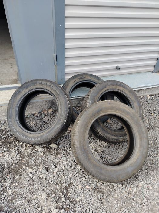 Шины 205/60 R16. PETLAS