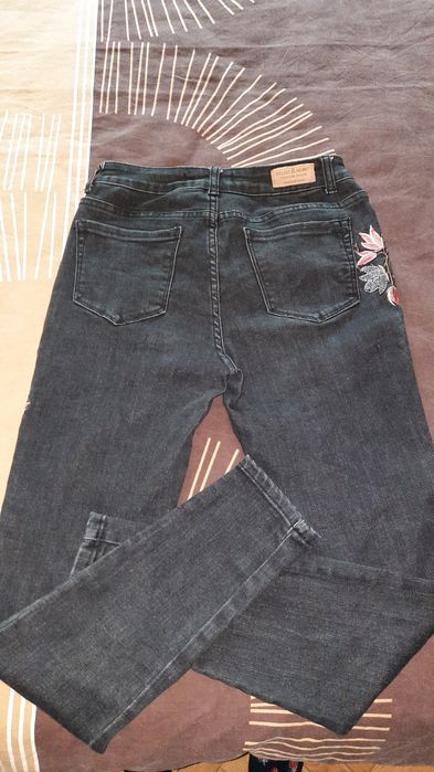 Дамски слим дънки