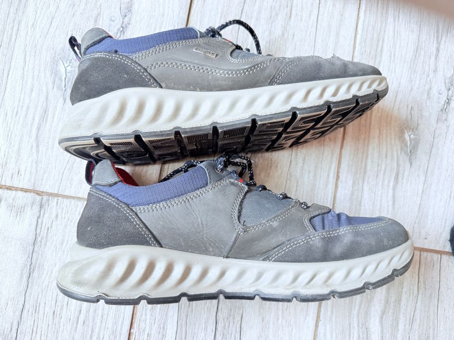 Мужкие кроссовки. Обувь