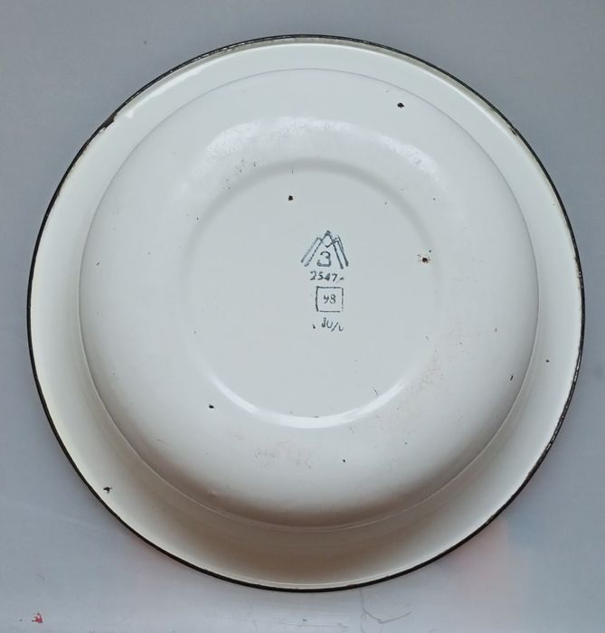 Чашки эмалированные. СССР.