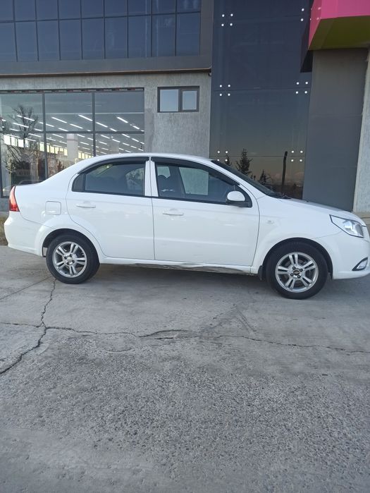 Продам свой Nexia 3