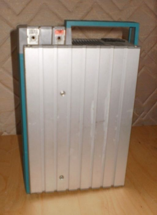 Inverter profesional 12v dc-220 v/ac-500 v continuu - Finlanda NOU

În