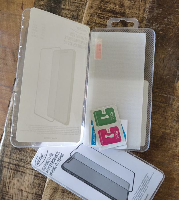 Стъклен протектор Iphone 12 pro.Два броя за 15 лв