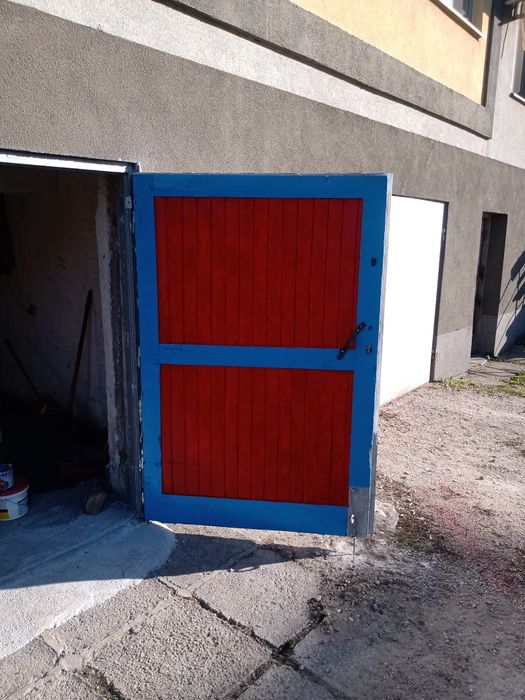 Топъл Гараш под наем