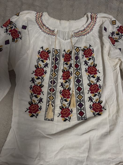 Costum popular/traditional cusut la MAȘINA