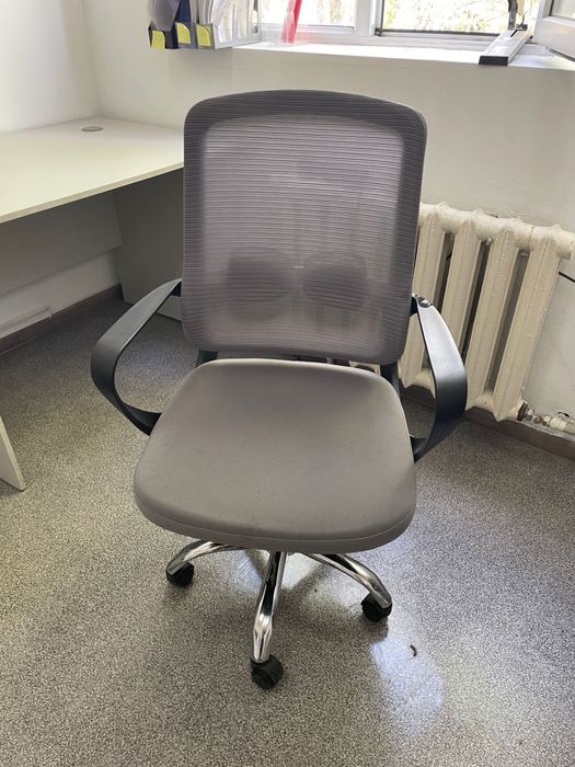 Кресло офисное, цвет- серый
