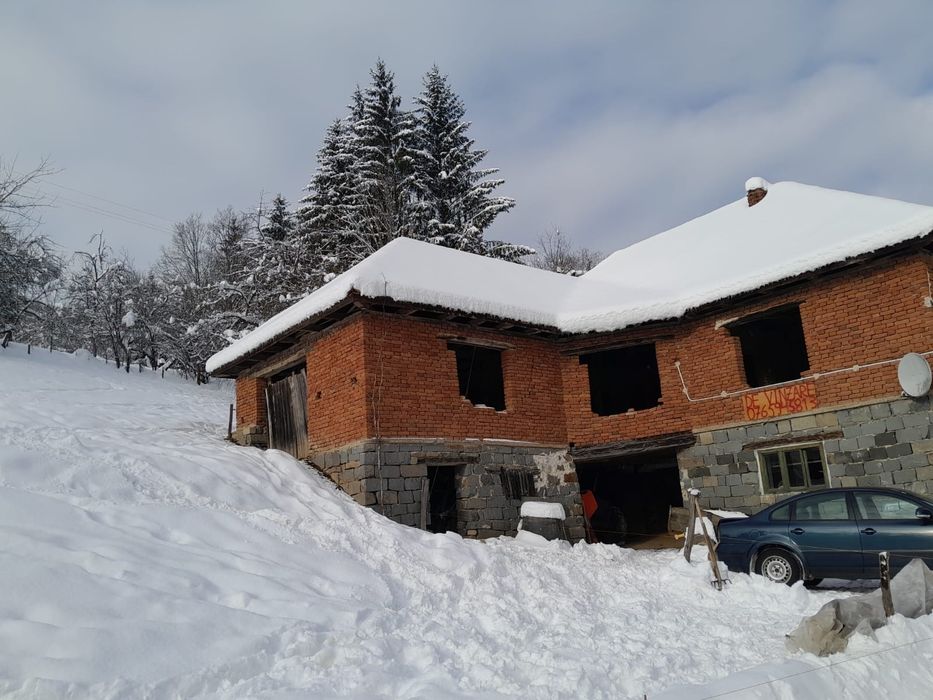 Casa de vânzare la munte