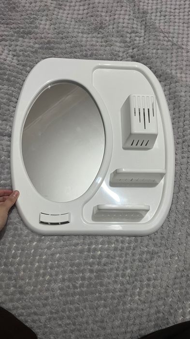 Зеркало для ванной с полочками