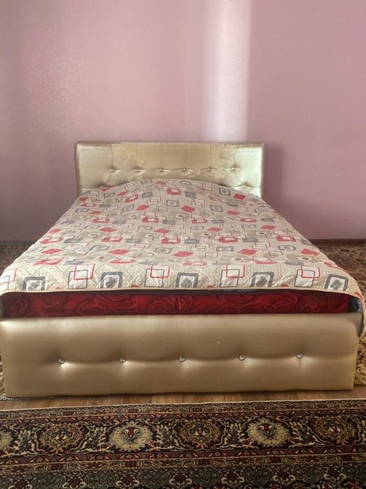 Б/у спальный гарнитур