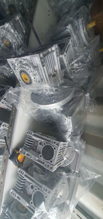 Мотор-редуктор Червячный цилиндрический RV50.RV63.RV80.RV90