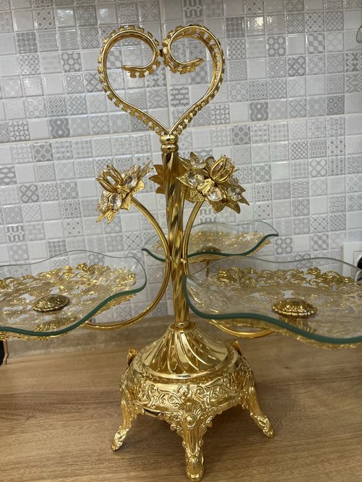 Посуда. Менажница. Тортница. Печенница.