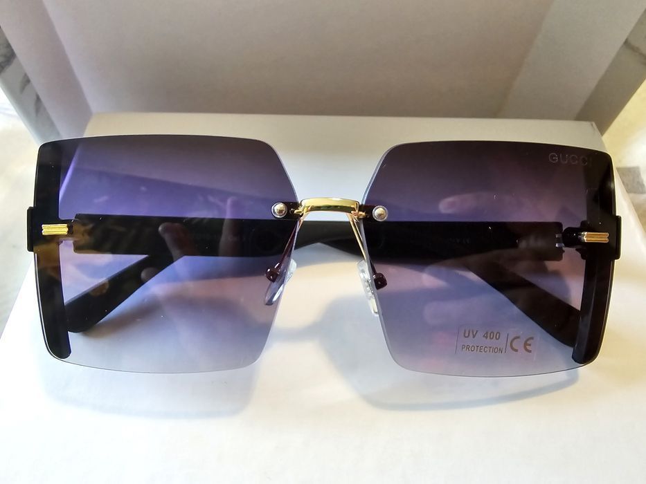 Ochelari de soare Gucci.
