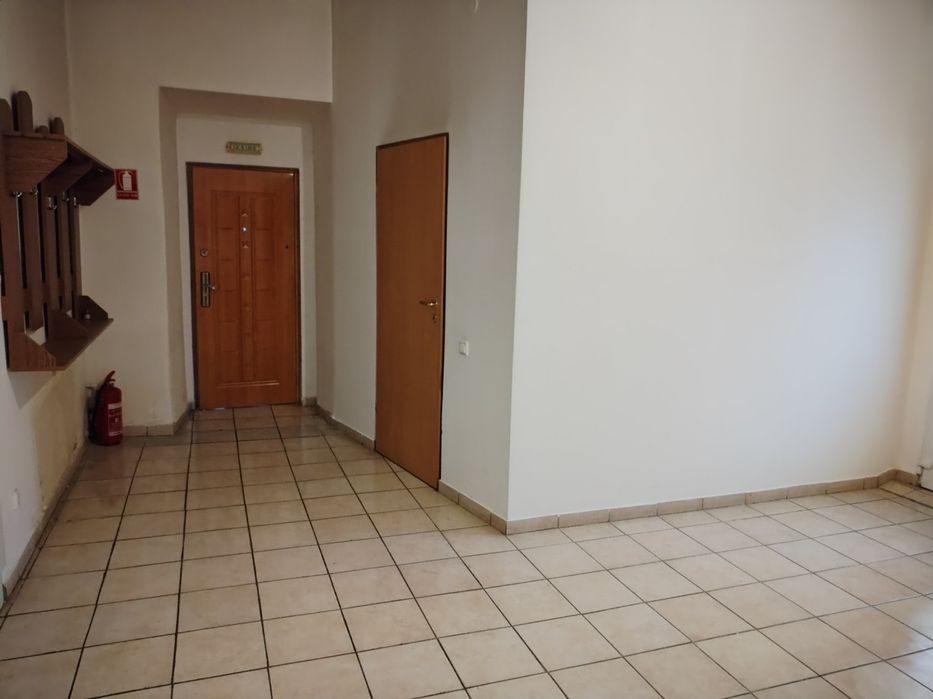 Vând sau închiriez spațiu