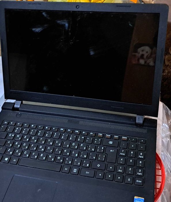 Лаптоп Lenovo за части .