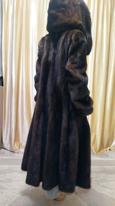 Продам натур.норковую шубу 42-44 р.