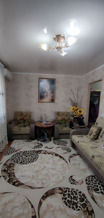 Срочно Чиланзар 23 квартал Продам 1в2/2/5 кирпич 42кв.м Балкон2/6