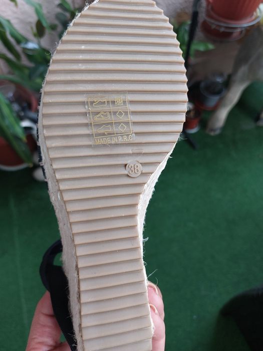 Дамски сандали 38