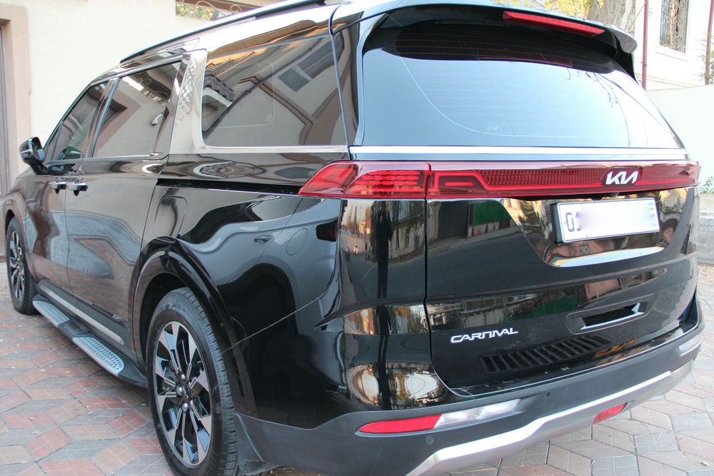 Kia Carnival продается